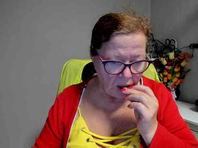 flirty-adele webcam