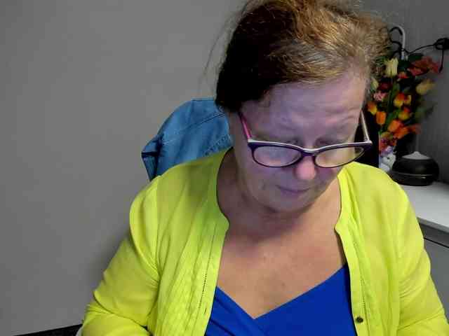 flirty-adele webcam