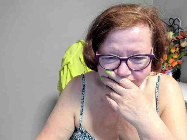 flirty-adele webcam
