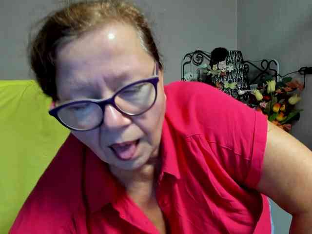 flirty-adele webcam
