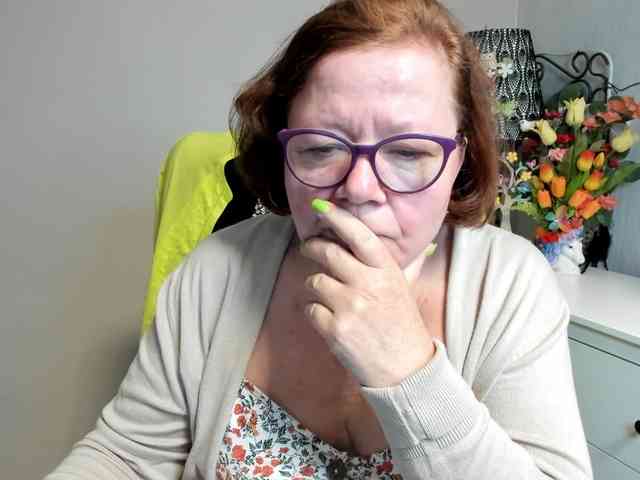 flirty-adele webcam