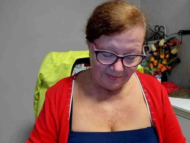 flirty-adele webcam