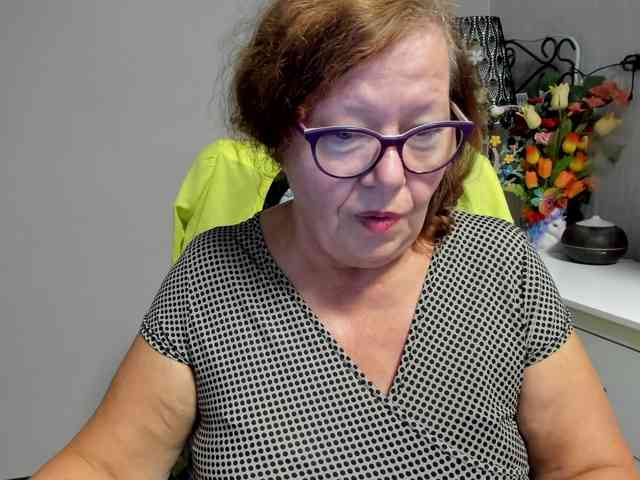 flirty-adele webcam