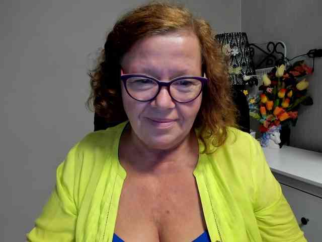 flirty-adele webcam