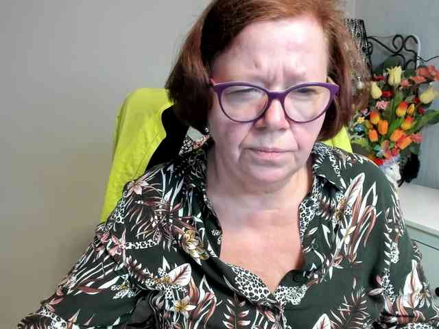 flirty-adele webcam
