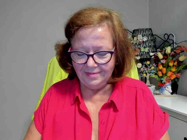 flirty-adele webcam
