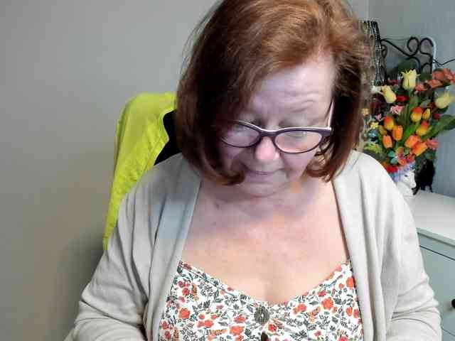 flirty-adele webcam