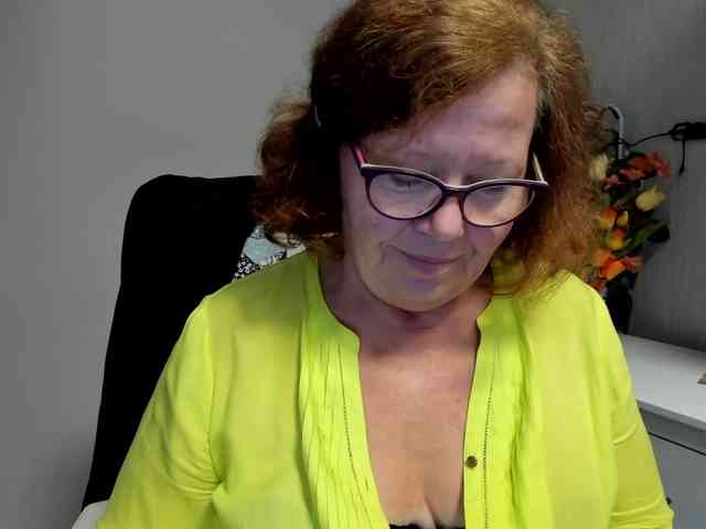 flirty-adele webcam