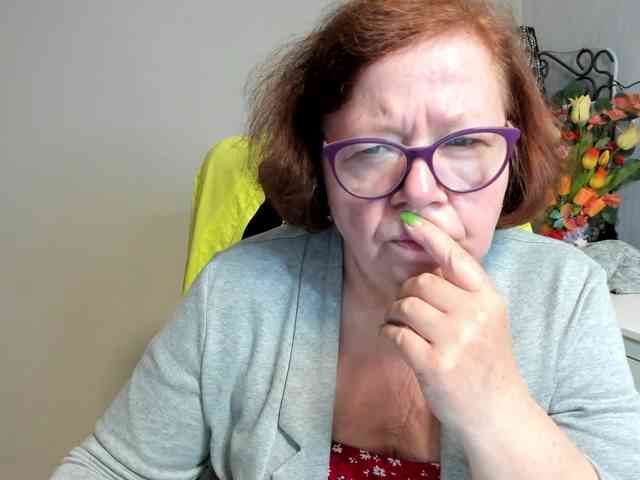 flirty-adele webcam