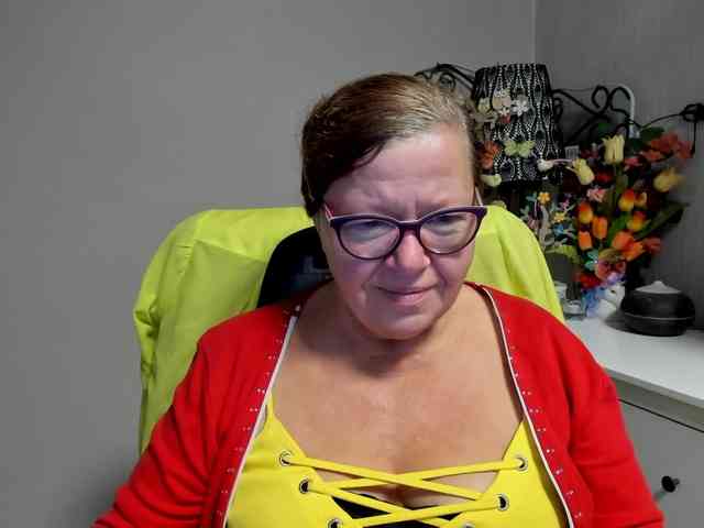 flirty-adele webcam