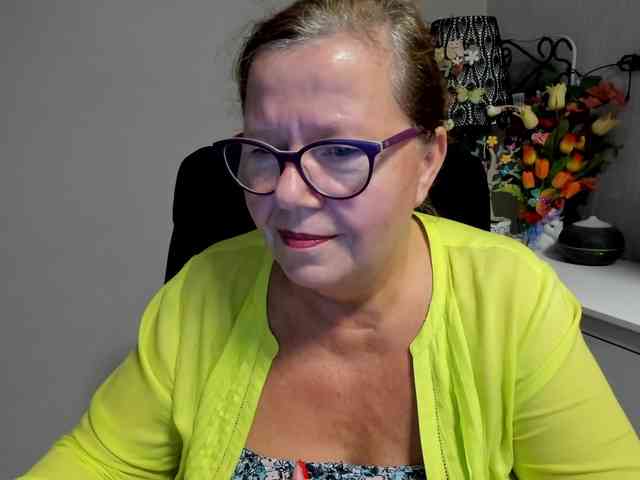 flirty-adele webcam