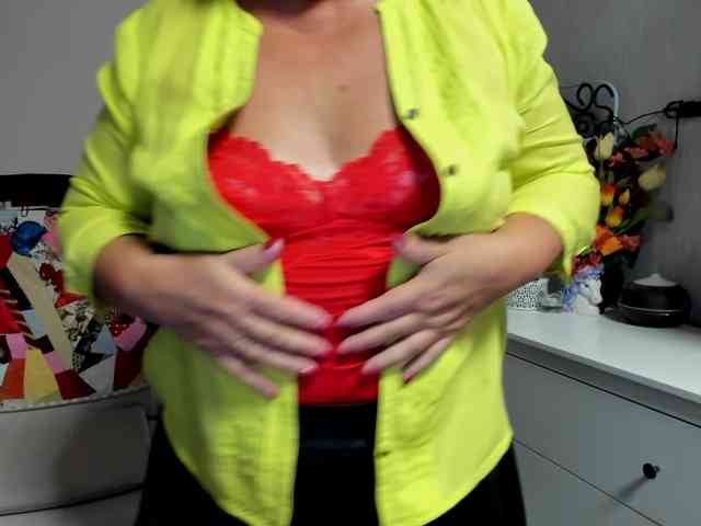 flirty-adele webcam