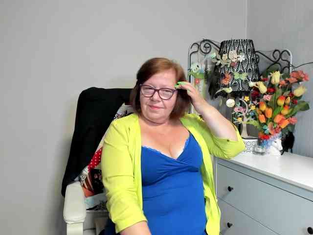 flirty-adele