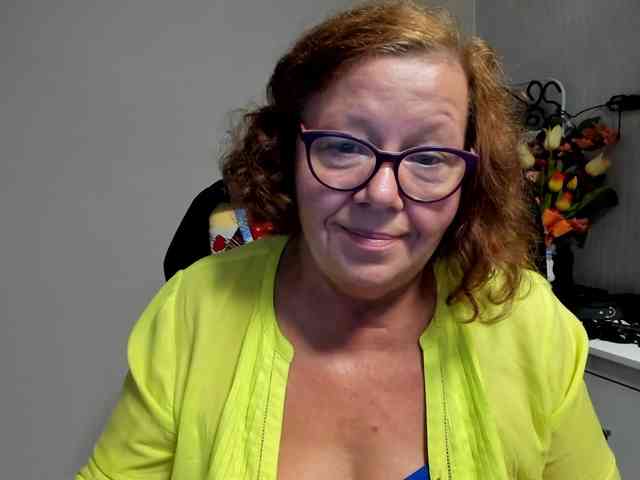 flirty-adele webcam