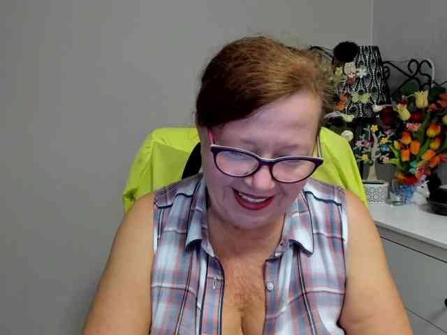 flirty-adele webcam