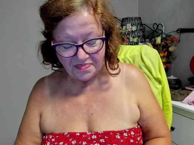 flirty-adele webcam