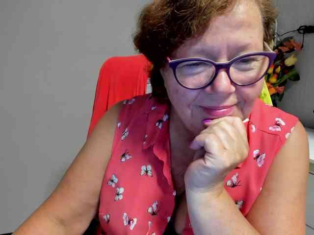 flirty-adele webcam