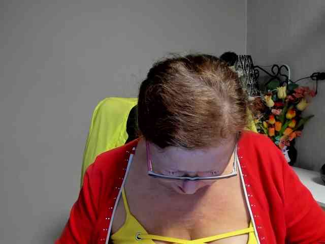 flirty-adele webcam