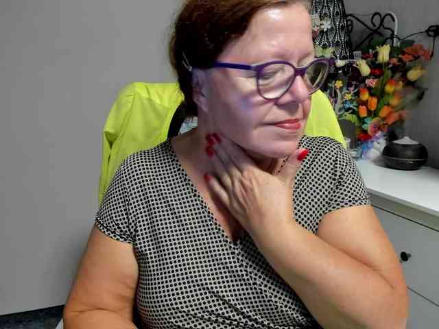 flirty-adele webcam