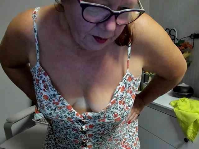 flirty-adele webcam