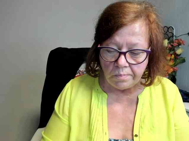 flirty-adele webcam