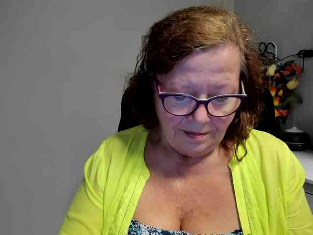 flirty-adele webcam