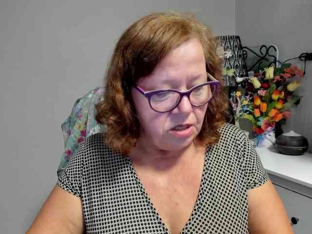 flirty-adele webcam