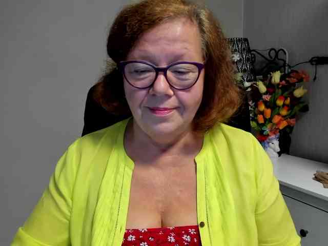 flirty-adele webcam