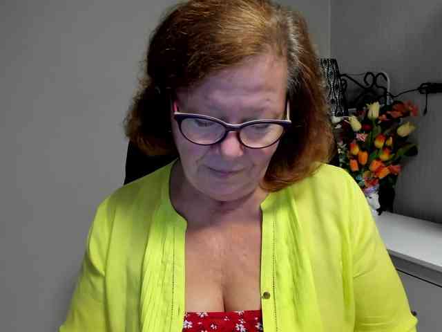 flirty-adele webcam