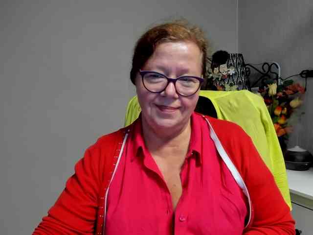 flirty-adele webcam