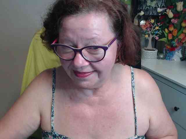 flirty-adele webcam