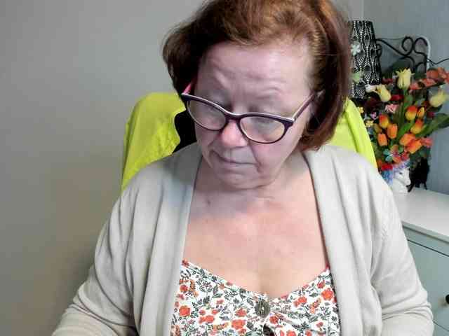 flirty-adele webcam