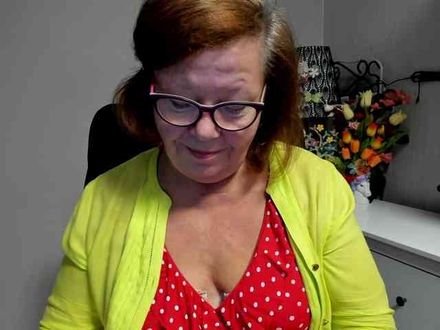 flirty-adele webcam