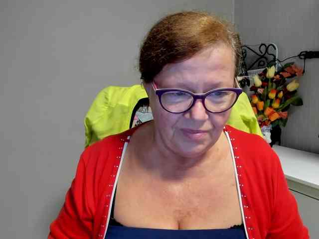 flirty-adele webcam