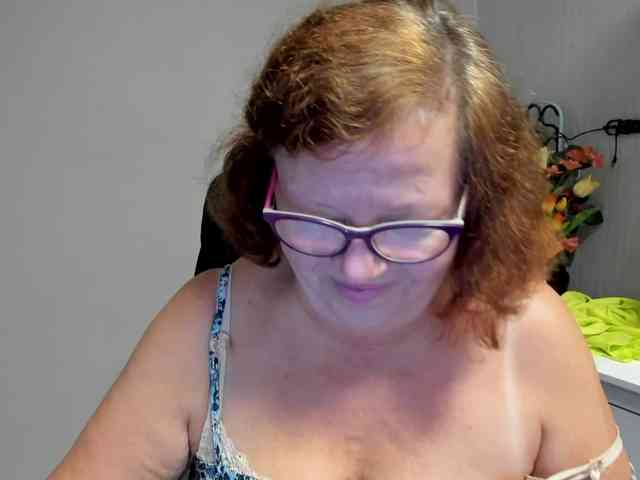 flirty-adele webcam