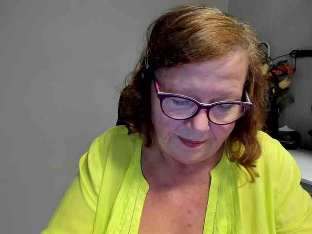 flirty-adele webcam