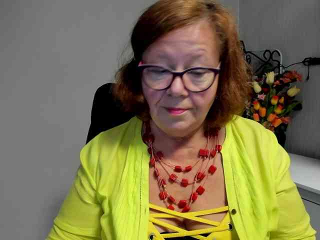 flirty-adele webcam
