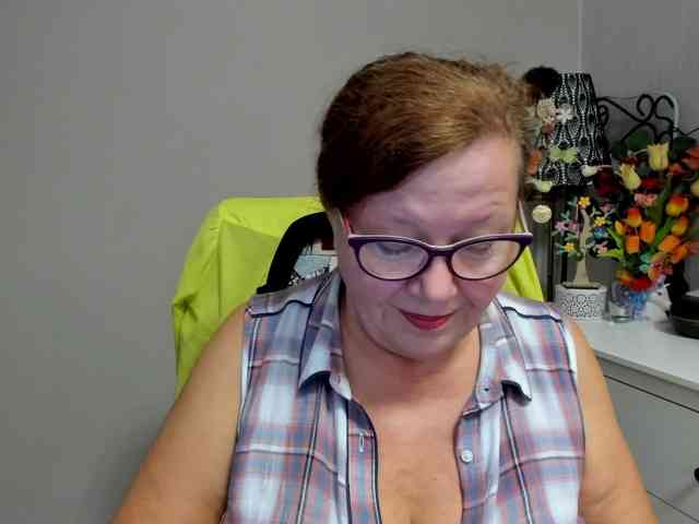 flirty-adele webcam