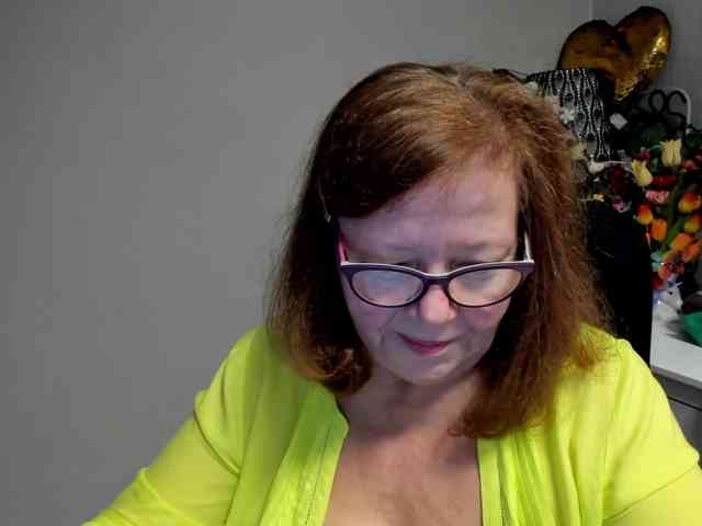 flirty-adele webcam