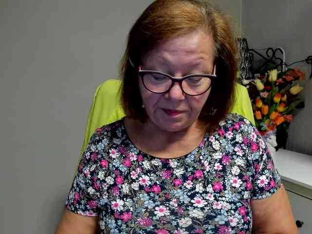 flirty-adele webcam