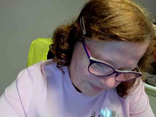 flirty-adele webcam