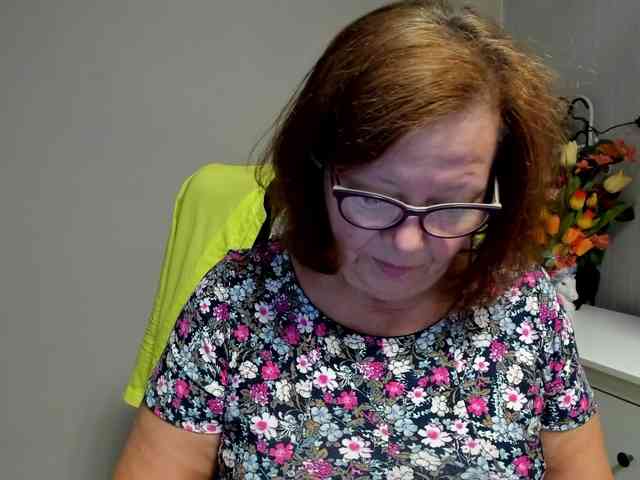 flirty-adele webcam