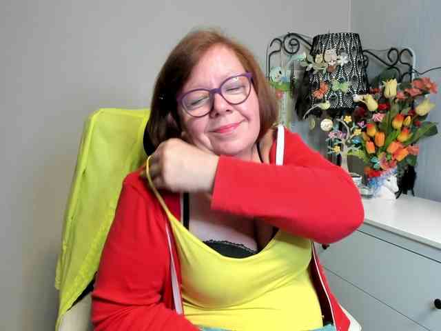 flirty-adele webcam