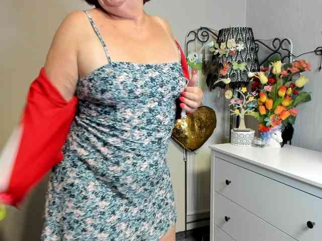 flirty-adele webcam