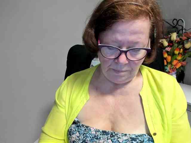 flirty-adele webcam
