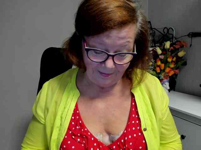flirty-adele webcam