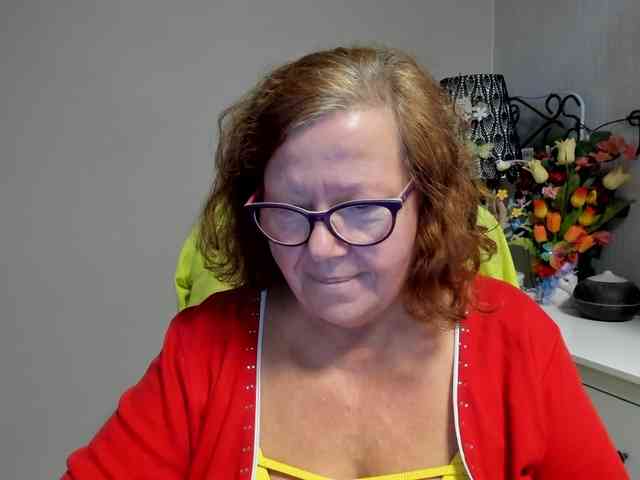 flirty-adele webcam