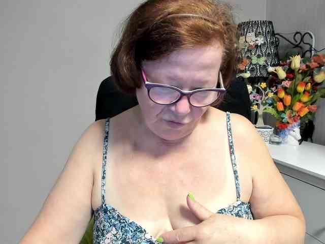 flirty-adele webcam