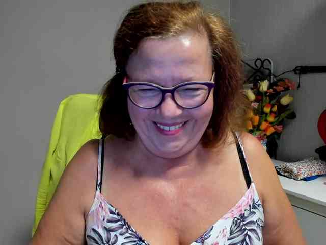 flirty-adele Live Webcam on BongaCams