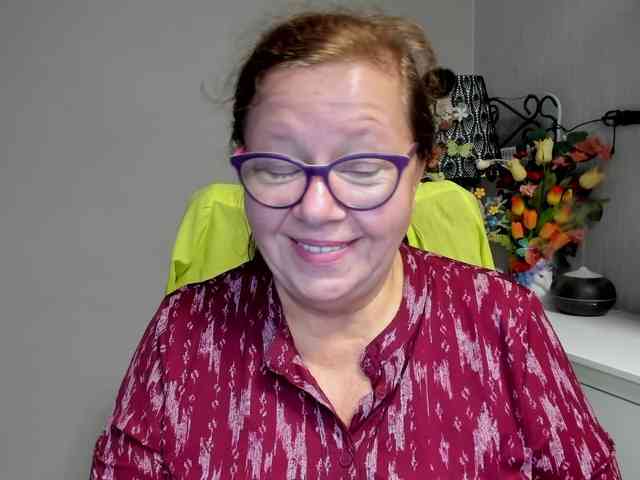 flirty-adele webcam